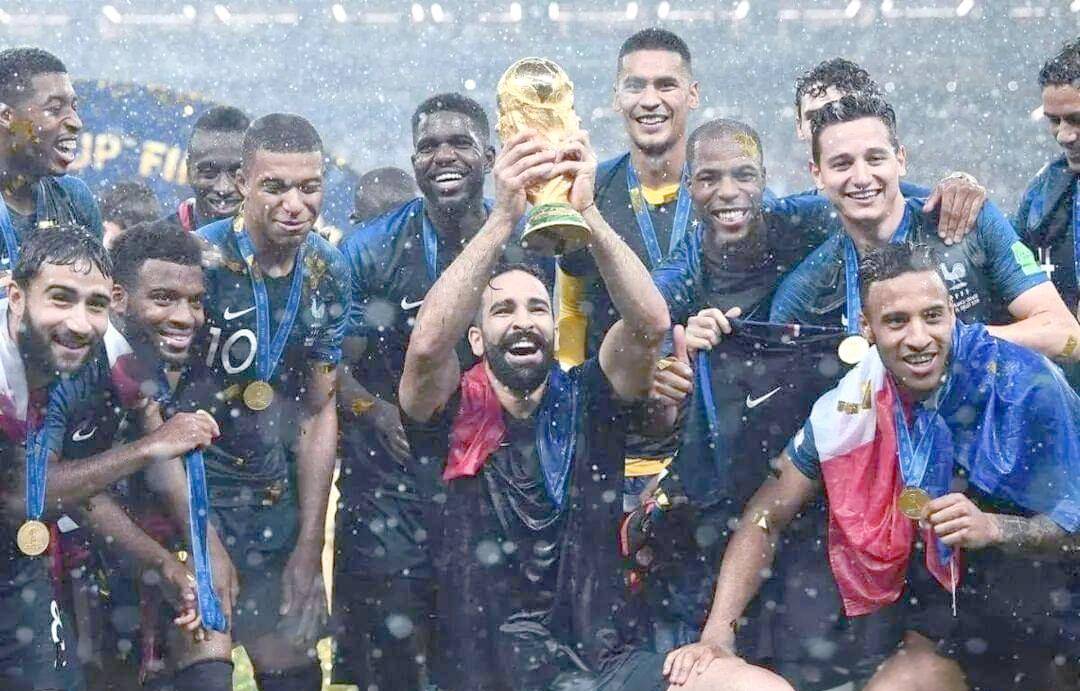 开云下载-加时末段里昂遗憾出局——欧超杯节点到来，赛场秩序良好，球队文化再被提及(不断创新与时俱进)