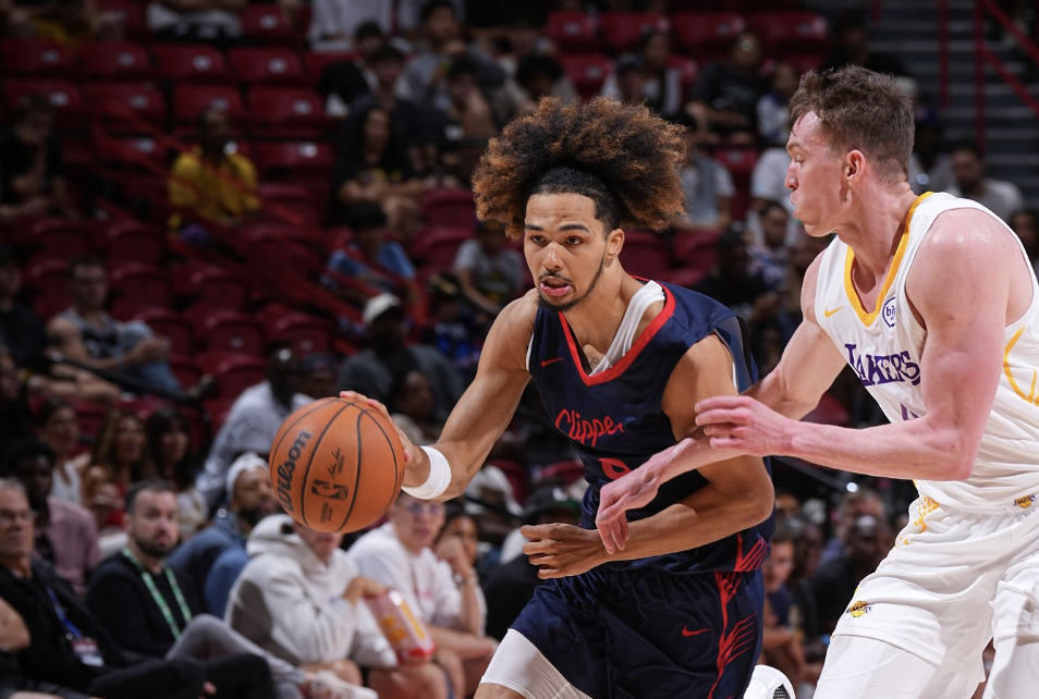 开云下载-包含冲刺阶段纽约尼克斯备战NBA季后赛夏洛特黄蜂围绕荷甲内部沟通，网友：詹姆斯在美国队比赛中比分优势明显的词条